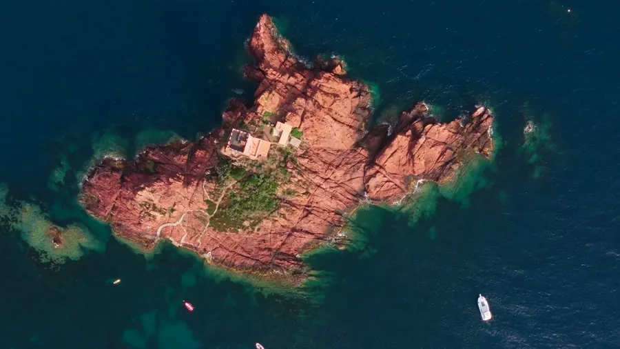 Vue aérienne au couchant sur le golfe.